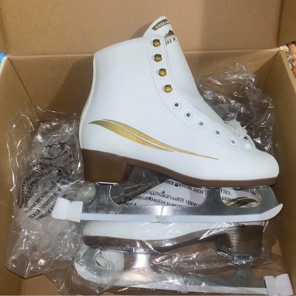 White Figure Skates - Picture 1 of 3